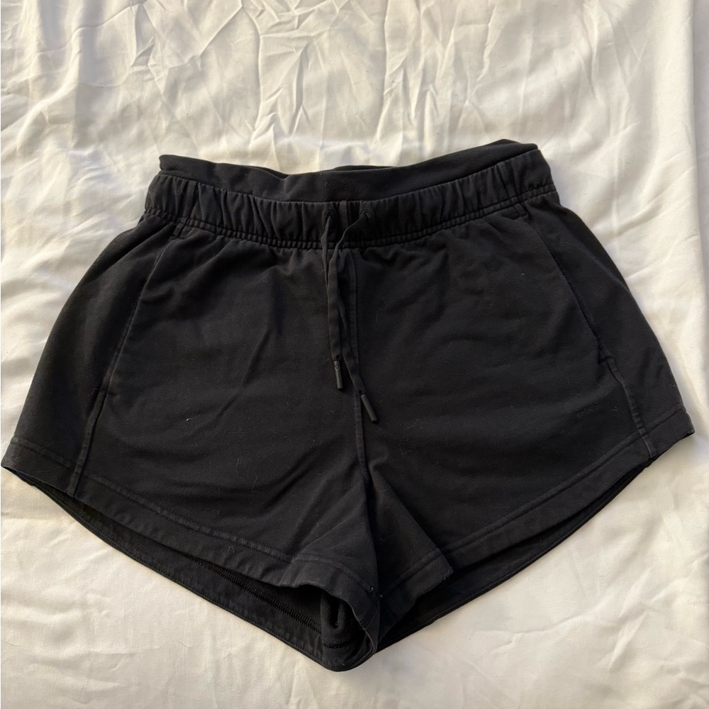 lululemon inner glow shorts